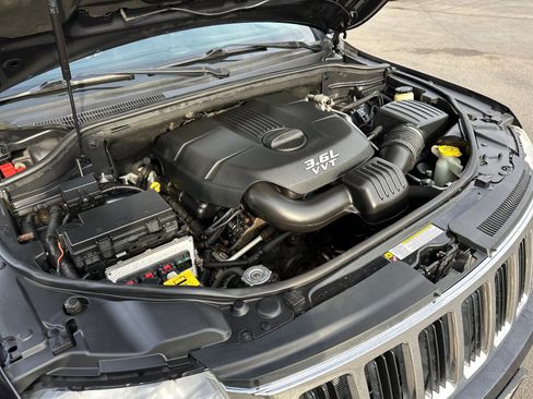 Used 2013 Jeep Grand Cherokee Laredo image 15
