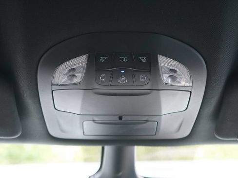 Used 2025 Chrysler Pacifica Select FWD image 24