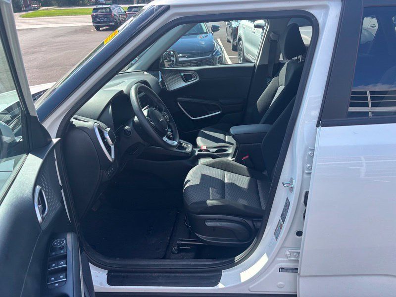 Certified 2024 Kia Soul LX FWD image 9