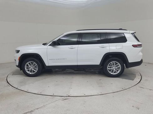 New 2025 Jeep Grand Cherokee L Laredo image 10