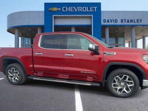 Used 2023 GMC Sierra 1500 SLT w/ SLT Premium Package AWD/4WD image 9
