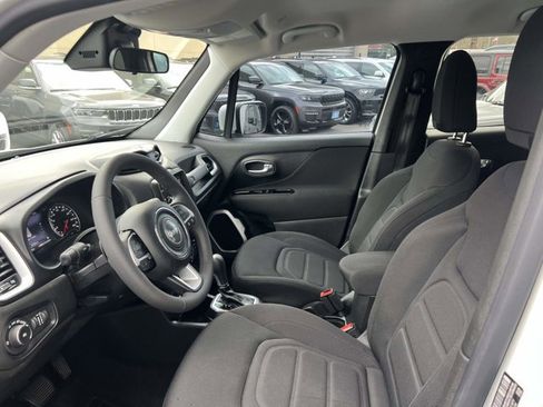 Certified 2021 Jeep Renegade Latitude w/ Luxury Group I image 13