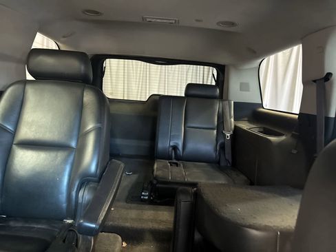 Used 2010 Chevrolet Tahoe LTZ RWD image 22