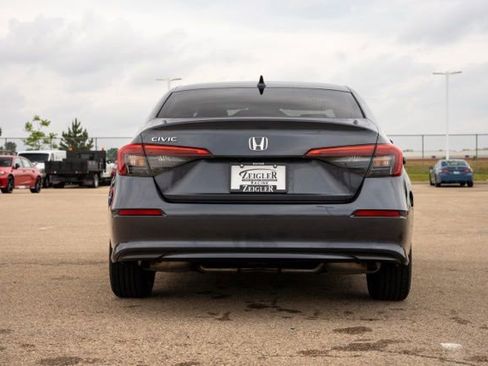 Used 2023 Honda Civic EX image 6