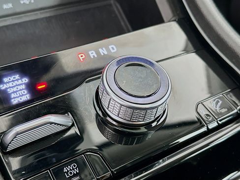 Used 2022 Jeep Grand Cherokee Limited 4xe w/ Luxury Tech Group II image 25