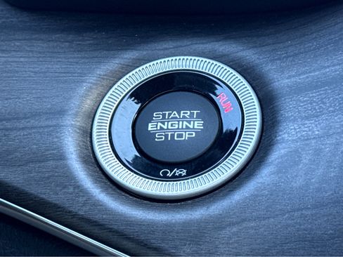 Certified 2023 Jeep Grand Cherokee Overland image 19