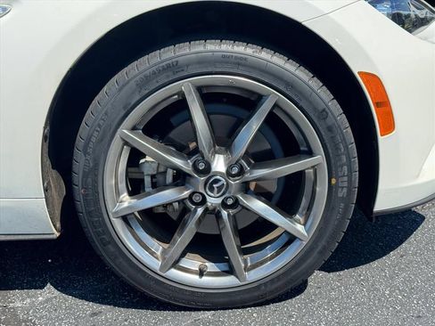 Used 2023 MAZDA MX-5 Miata Grand Touring RWD image 9