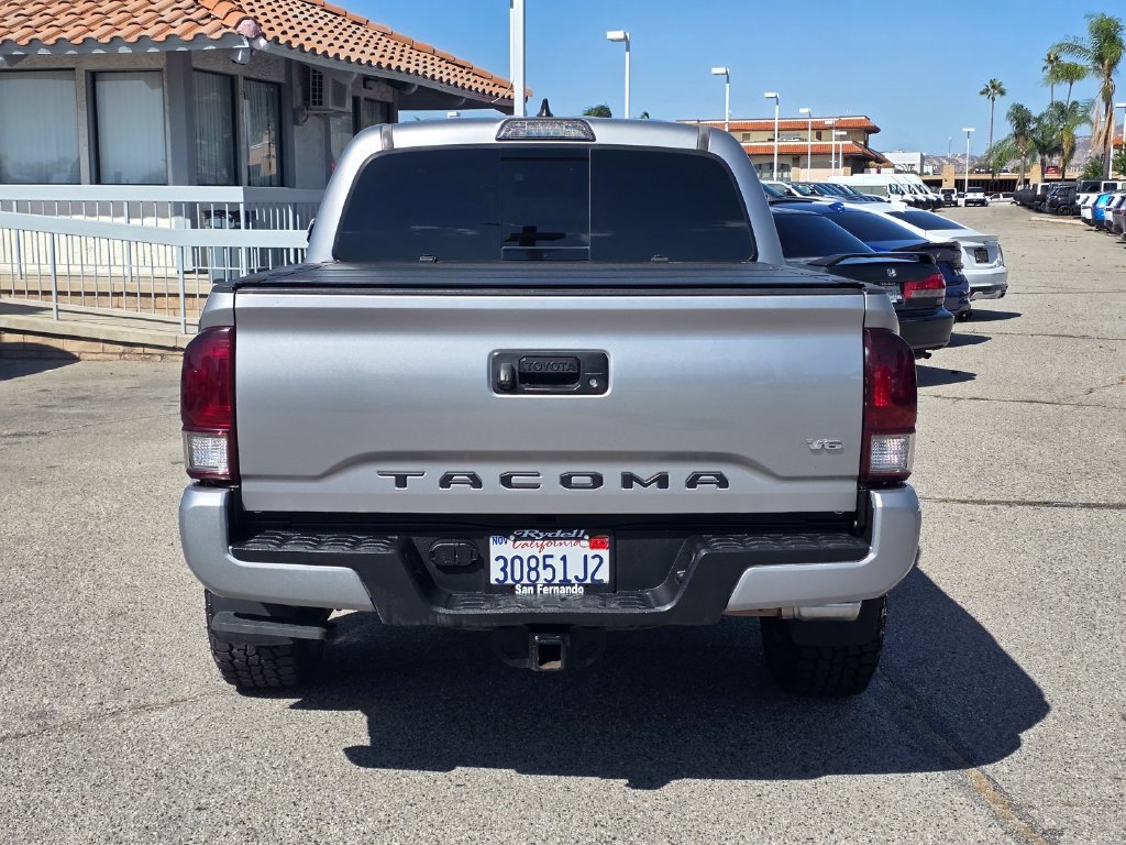 Used 2017 Toyota Tacoma TRD Sport w/ Tow Package RWD image 7