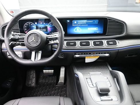Used 2026 Mercedes-Benz GLS 450 4MATIC image 9