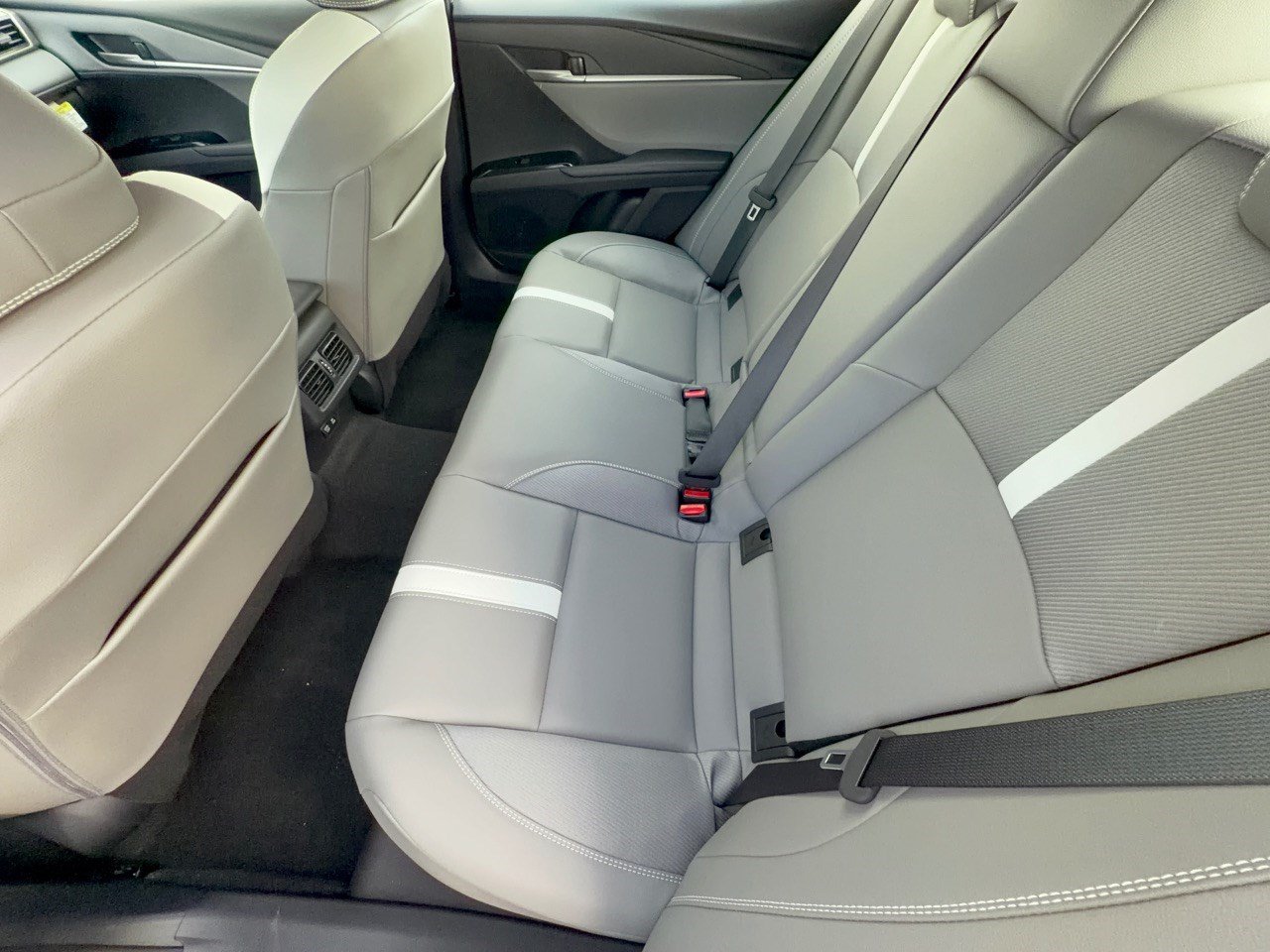 Used 2026 Toyota Camry SE FWD image 25