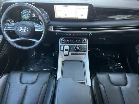 Used 2025 Hyundai Palisade Calligraphy image 4