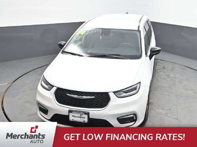 Used 2024 Chrysler Pacifica Touring-L FWD image 22