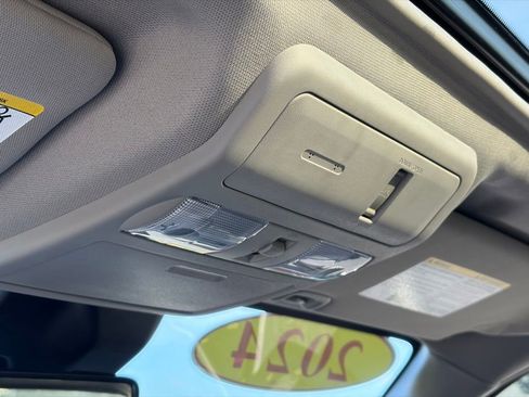 Certified 2024 Nissan Frontier SL image 23