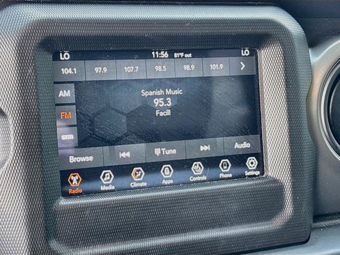 Used 2023 Jeep Gladiator Sport AWD/4WD image 14