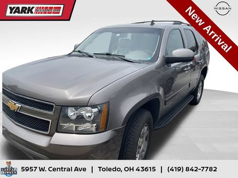 Used 2014 Chevrolet Tahoe LT w/ Luxury Package AWD/4WD image 1