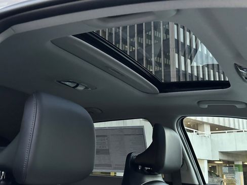 New 2025 Kia Niro Wave w/ Wave Preserve Package image 12