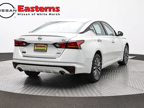 Used 2023 Nissan Altima 2.5 SV w/ SV Premium Package AWD/4WD image 5