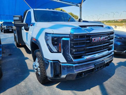 Used 2024 GMC Sierra 3500 Pro w/ Convenience Package AWD/4WD image 2