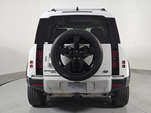Used 2020 Land Rover Defender 110 HSE AWD/4WD image 7
