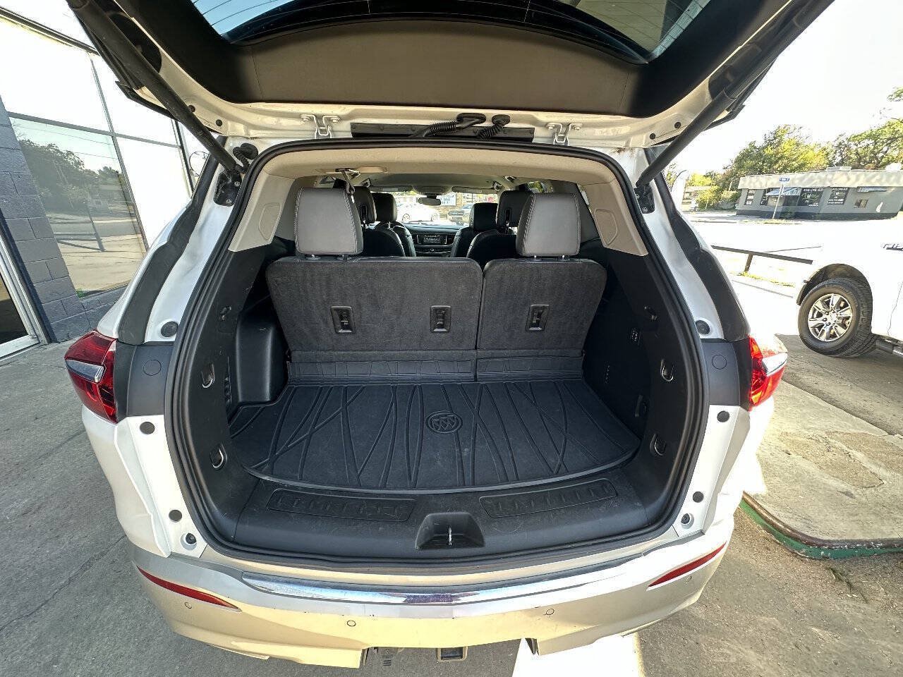 Used 2018 Buick Enclave Premium w/ Trailering Package FWD image 19