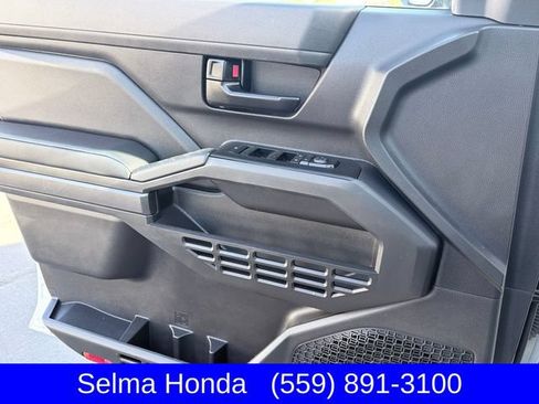 Used 2024 Toyota Tacoma SR5 AWD/4WD image 11