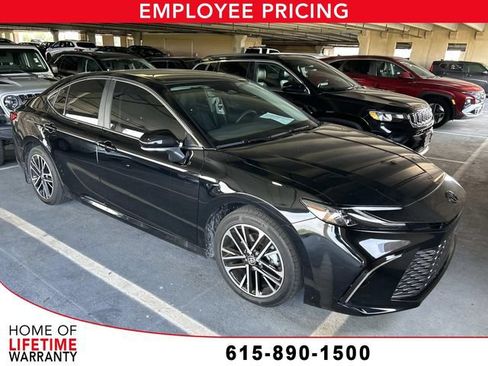 Used 2026 Toyota Camry XLE FWD image 1