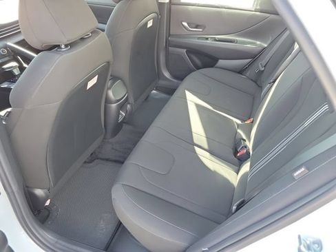 Certified 2026 Hyundai Elantra Hybrid FWD image 24