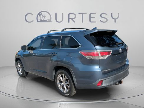 Used 2015 Toyota Highlander XLE FWD image 5