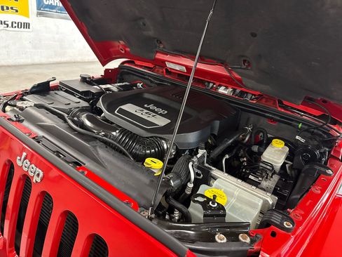 Used 2013 Jeep Wrangler Unlimited Sahara w/ Connectivity Group image 68