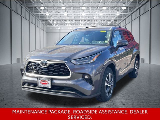 Used 2023 Toyota Highlander XLE AWD/4WD image 4