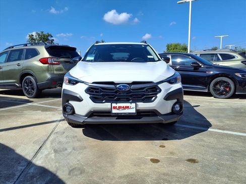 Used 2025 Subaru Crosstrek 2.0i Premium image 3