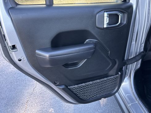 Used 2018 Jeep Wrangler Unlimited Rubicon image 21