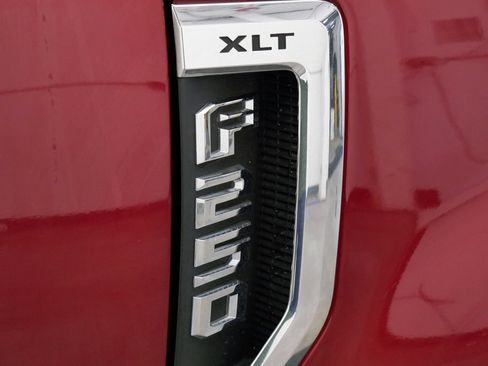 Used 2017 Ford F250 XLT w/ XLT Value Package AWD/4WD image 9