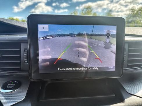 Used 2020 Ford Explorer XLT w/ Class III Trailer Tow Package AWD/4WD image 15