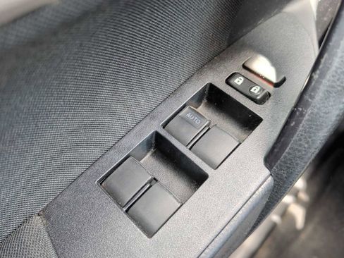 Used 2016 Toyota Corolla LE FWD image 14
