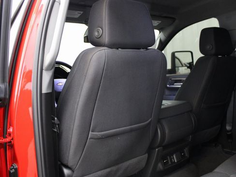 Used 2025 Chevrolet Silverado 2500 LT image 18