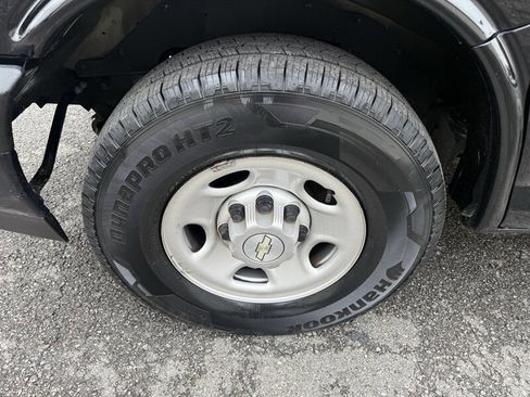 Used 2020 Chevrolet Express 3500 image 28