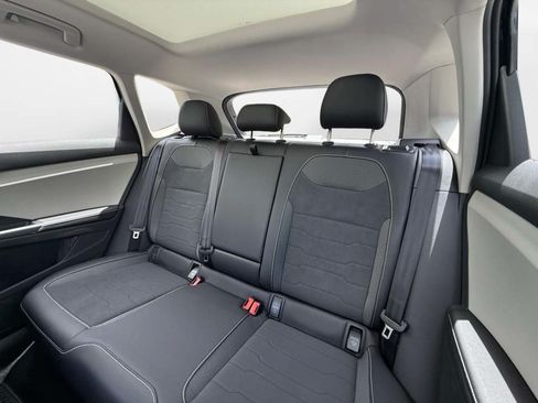 New 2026 Volkswagen Taos SE AWD/4WD image 12