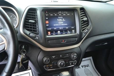 Used 2014 Jeep Cherokee Latitude FWD image 13