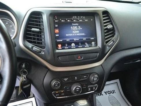 Used 2014 Jeep Cherokee Latitude FWD image 13