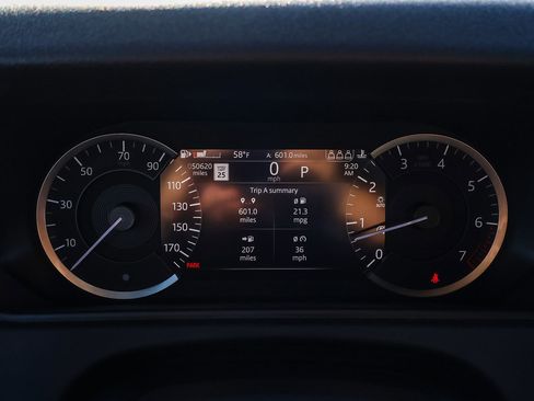 Used 2023 Land Rover Range Rover Velar R-Dynamic S image 35