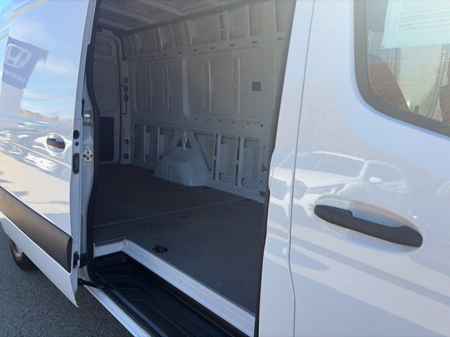 Used 2025 Mercedes-Benz Sprinter 2500 image 13