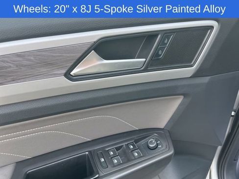 Used 2022 Volkswagen Atlas Cross Sport SE w/ Panoramic Sunroof Package FWD image 15