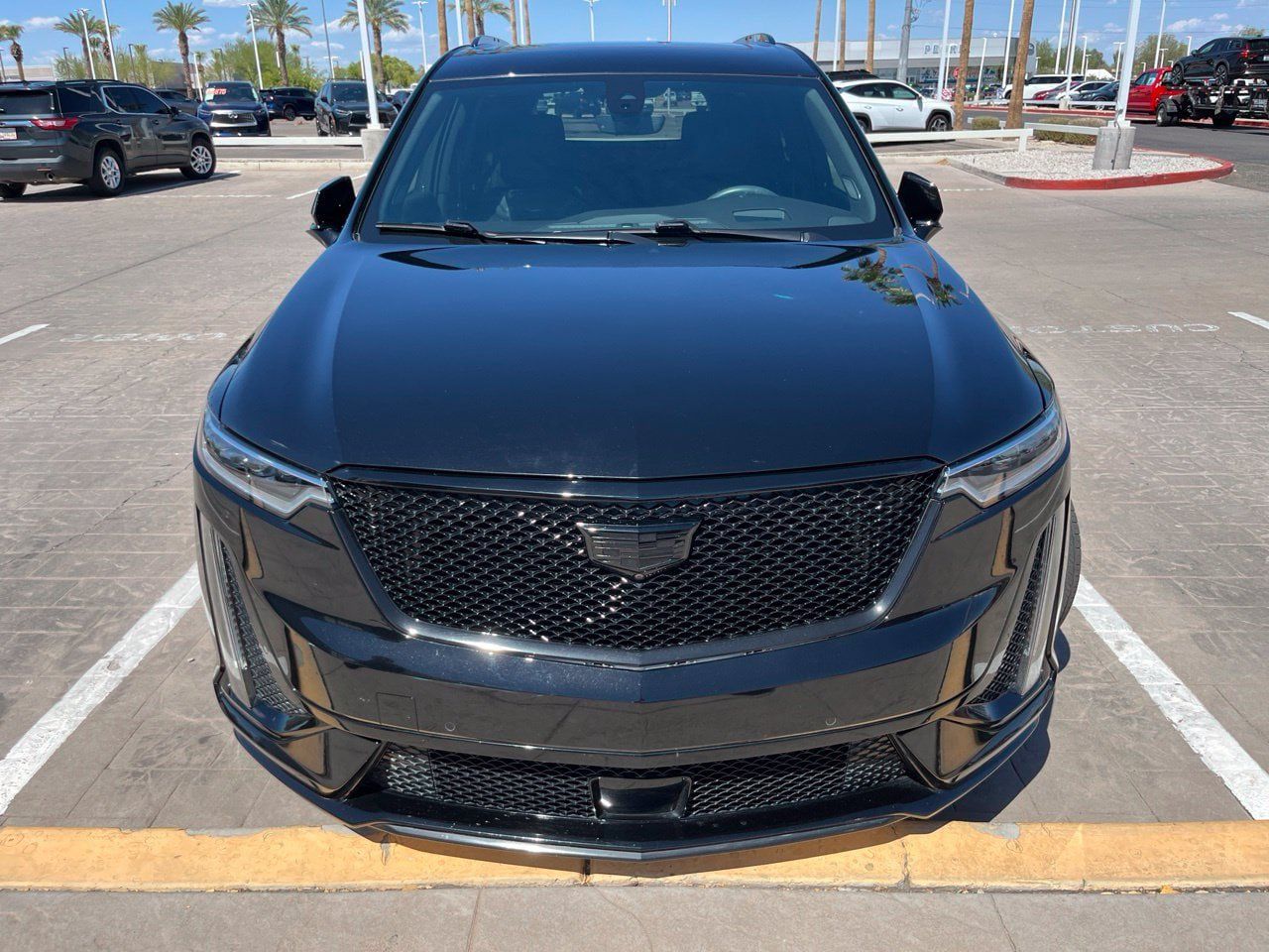 Used 2022 Cadillac XT6 Sport w/ Technology Package AWD/4WD image 2