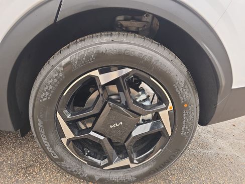 New 2026 Kia Sportage EX image 31