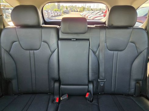 Used 2023 Kia Sorento S w/ Panoramic Sunroof Package FWD image 13