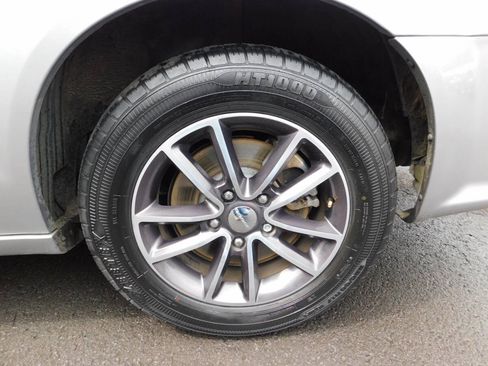 Used 2017 Dodge Grand Caravan SXT FWD image 24