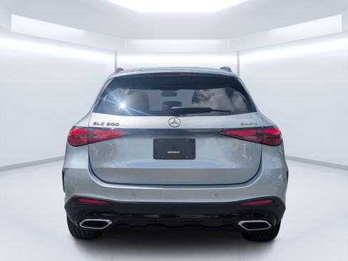 Certified 2025 Mercedes-Benz GLC 300 4MATIC image 4