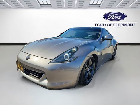 Used 2010 Nissan 370Z Touring w/ Sport Pkg image 2