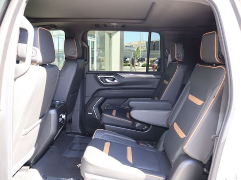 Used 2024 GMC Yukon XL AT4 w/ Technology Package AWD/4WD image 27